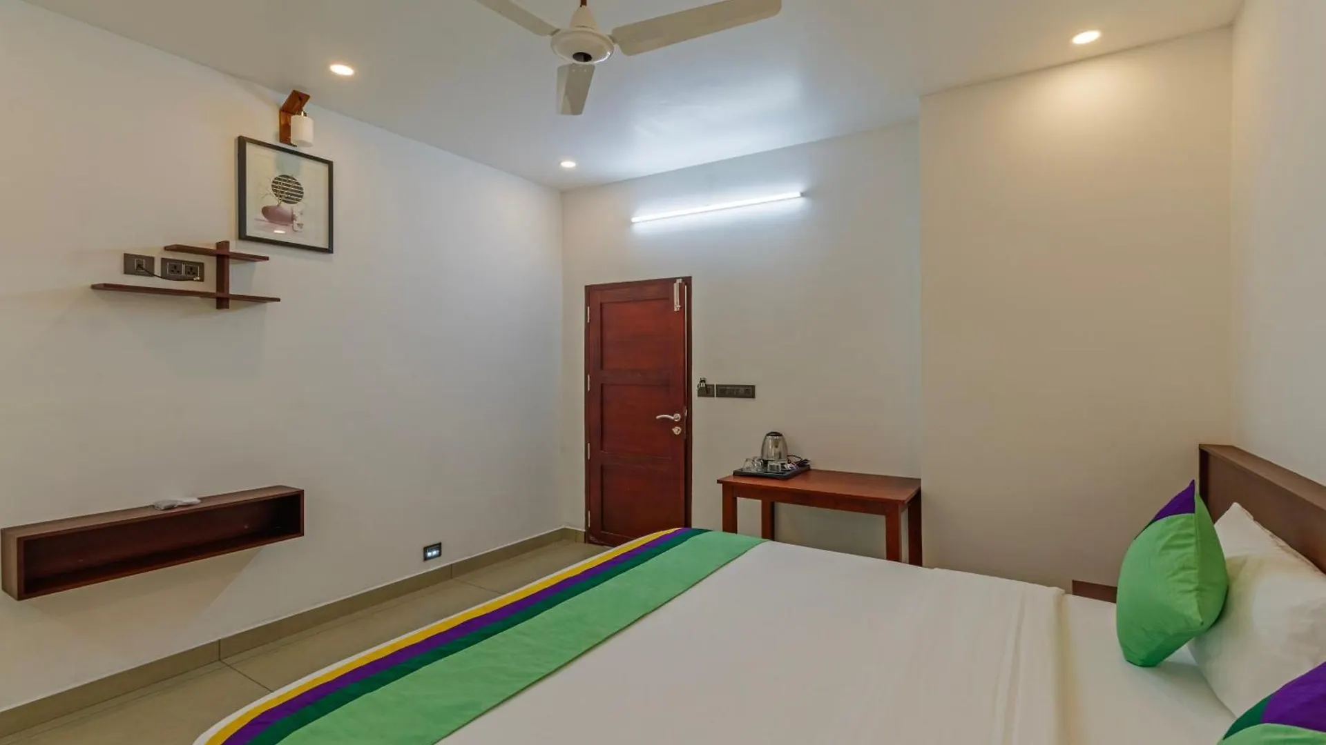 Treebo Amigos Residency Cochin Airport Hotel Kochi 3*,
